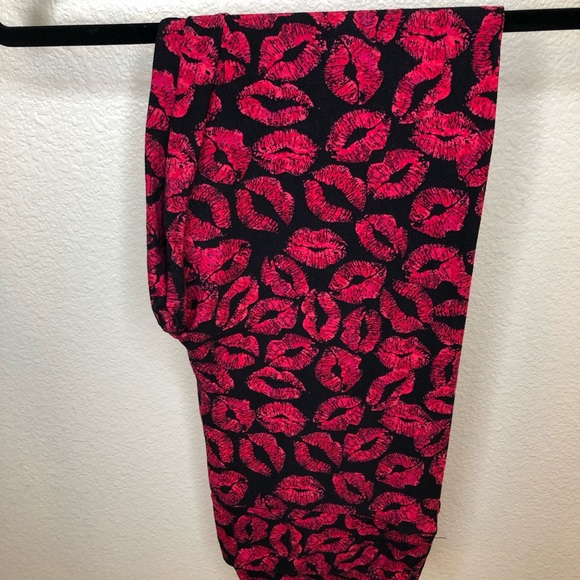 LuLaRoe Pants - LuLaRoe TC Leggings